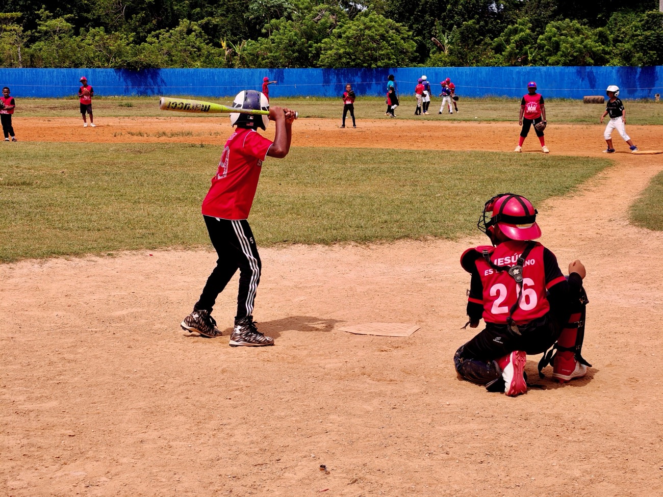 Youth clinic working through drills