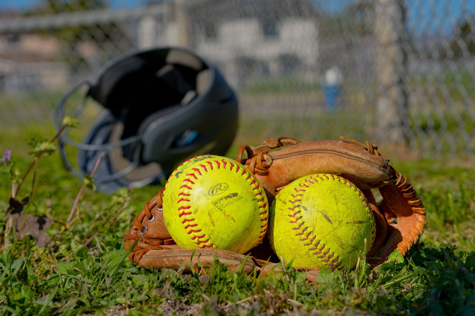 Conditioning a baseball glove