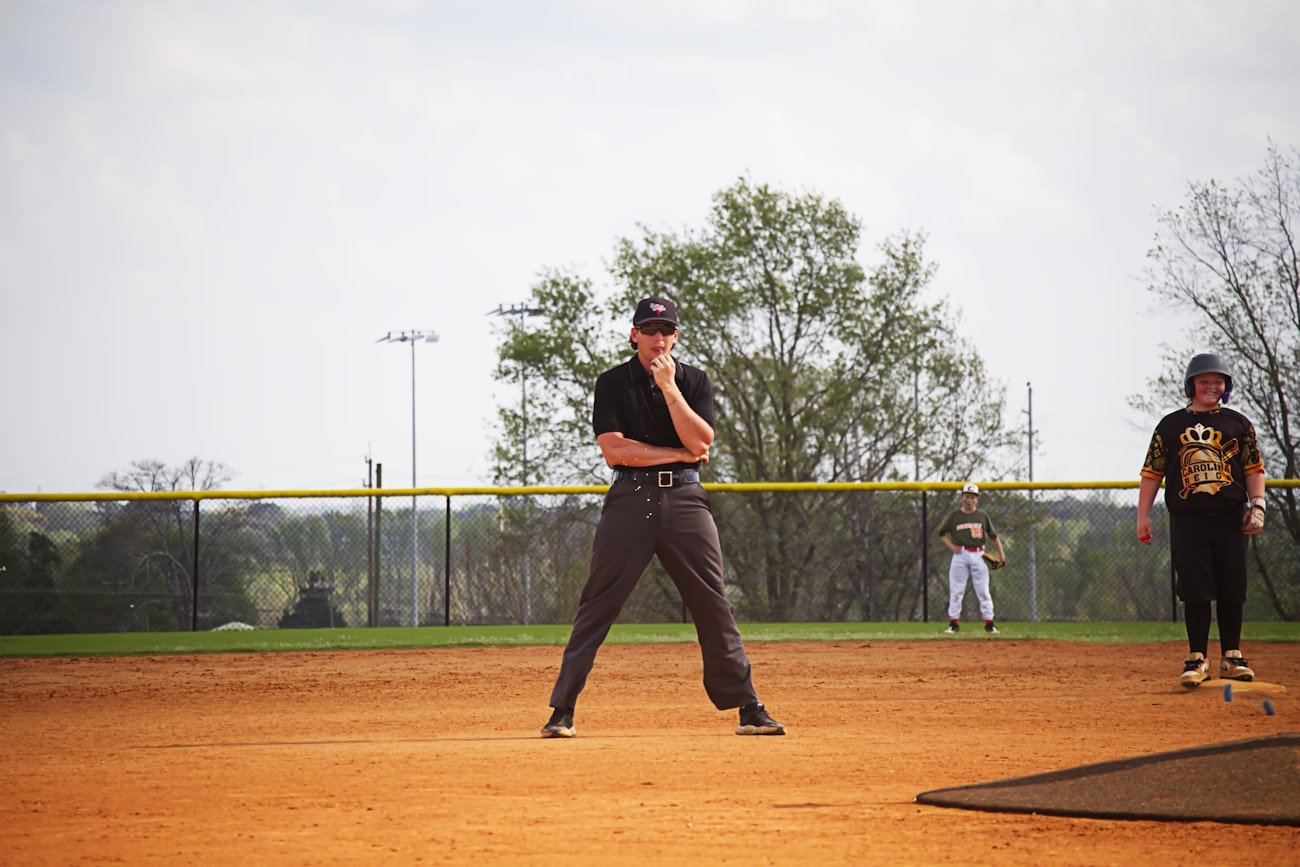 Tag play at second base