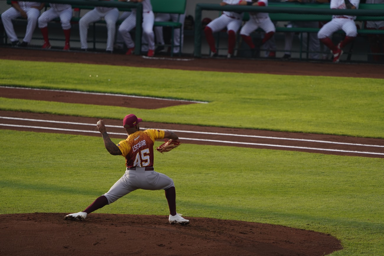 First baseman receiving a throw at the bag